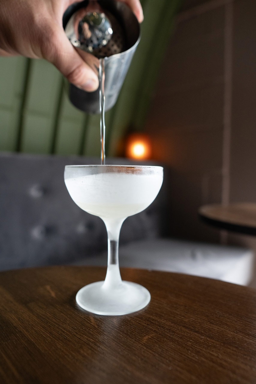How To Make A Classic Dry Martini
